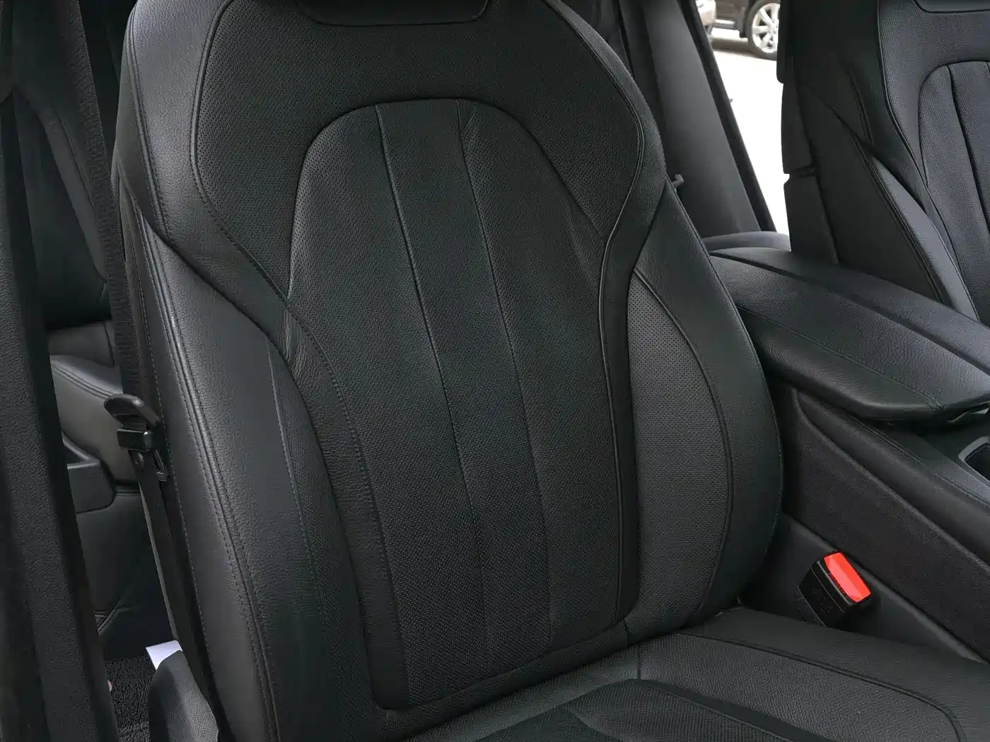 BMW X6 2015 xDrive50i M Sport фото 20