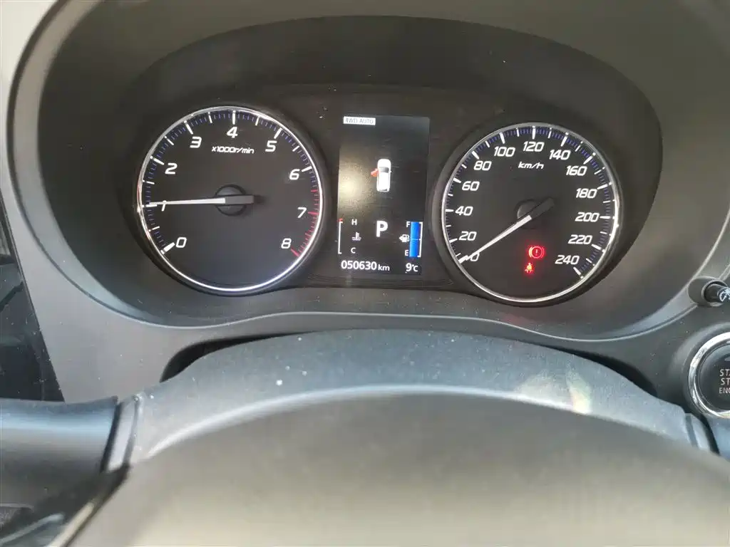 MITSUBISHI OUTLANDER
