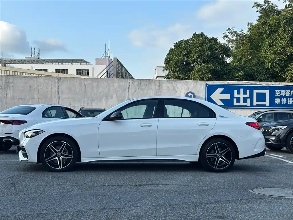 Mercedes-Benz C-Class 2025 C 260 L Night Sport Edition фото 3