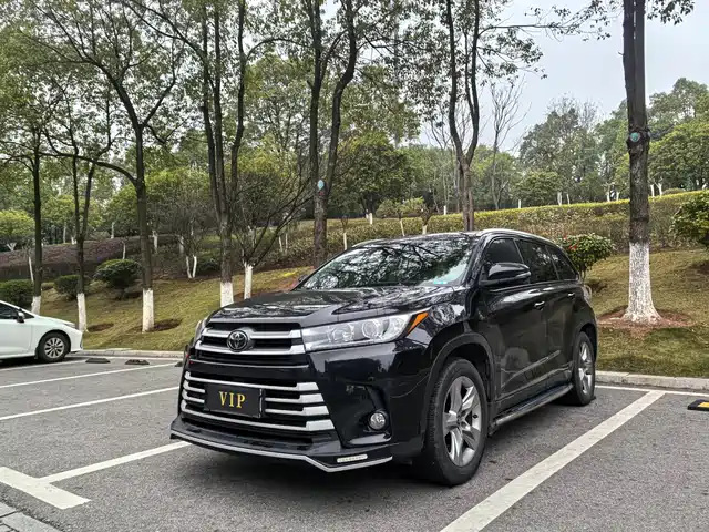 TOYOTA HIGHLANDER