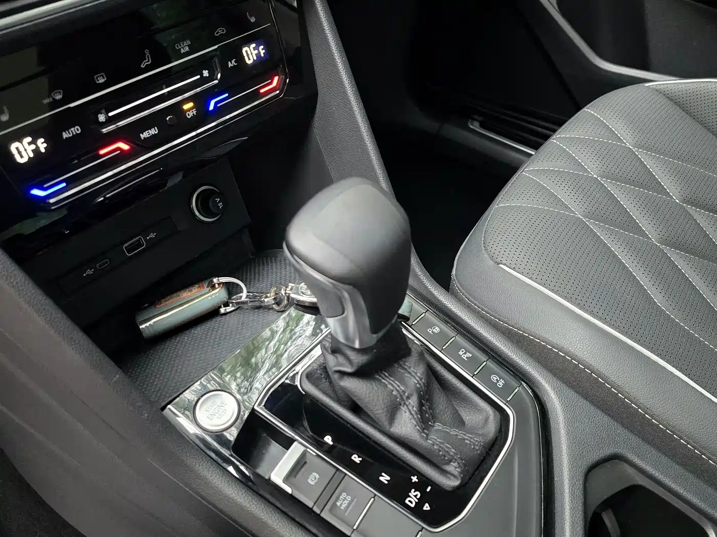 Volkswagen Tiguan L 2022 330TSI Auto 2WD R-Line Premium Edition фото 13