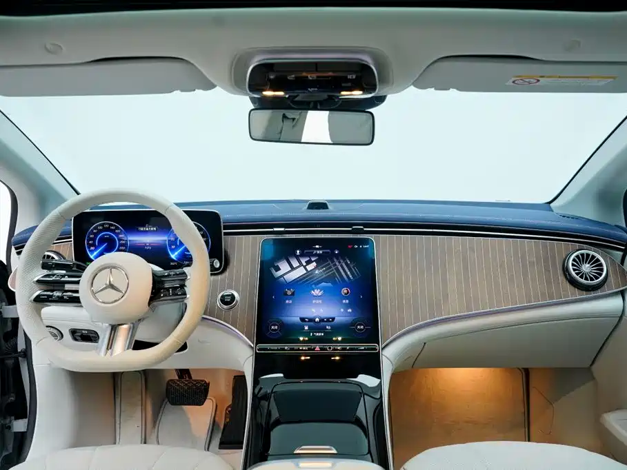 Фото 2 - Mercedes-Benz EQE