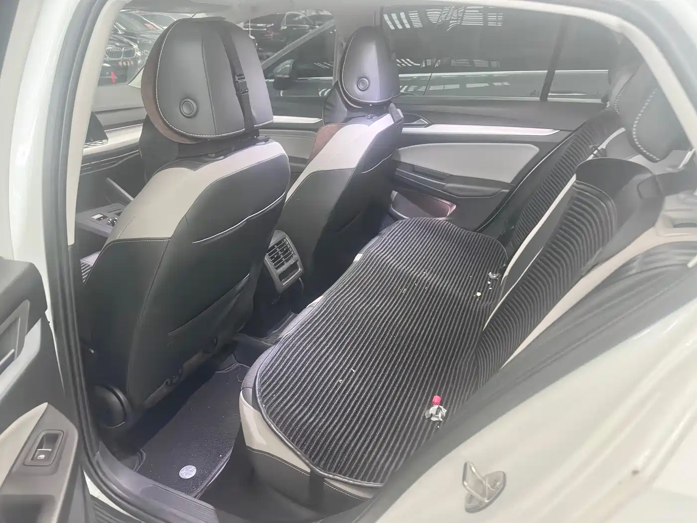 Volkswagen Golf 2023 Facelift 280TSI DSG Pro фото 8