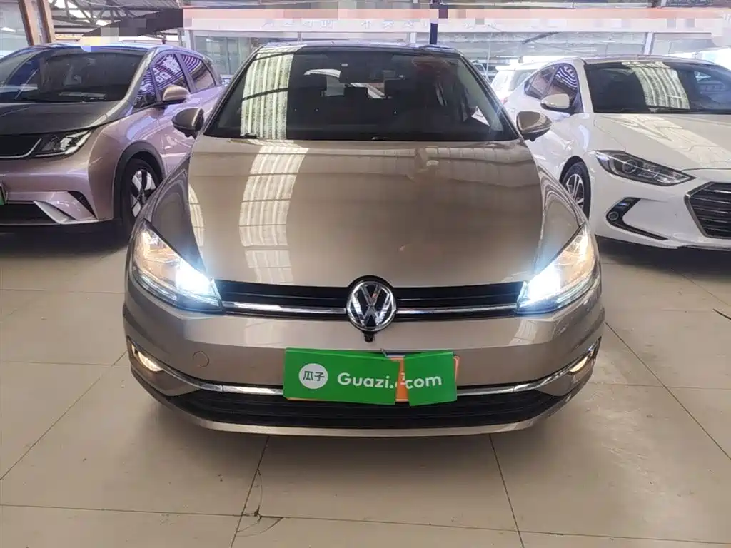 Volkswagen Golf 2018 230TSI Automatic Luxury фото 3