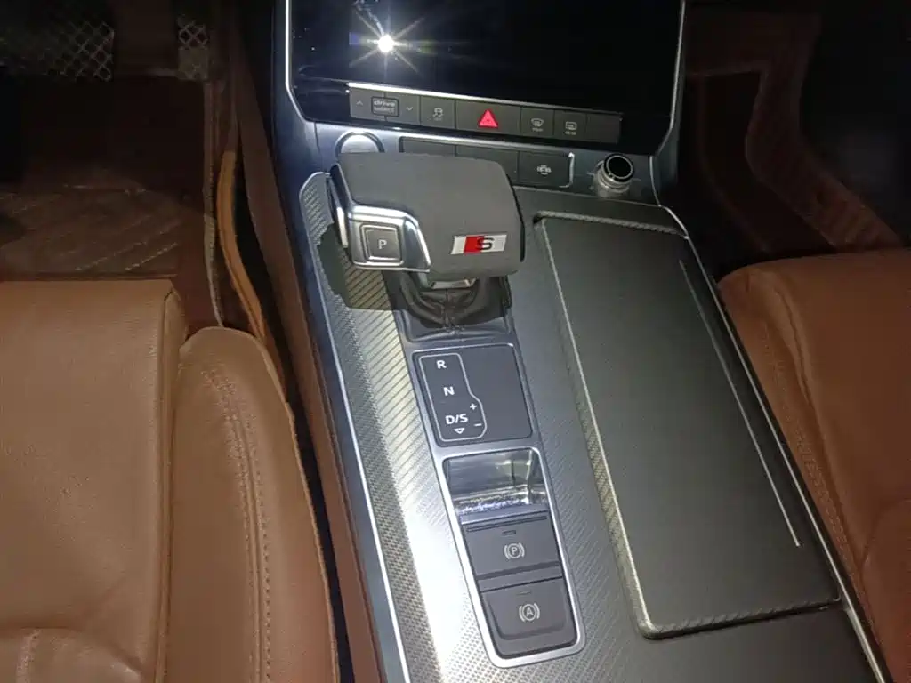Audi A6L 2019 40 TFSI Luxury Elegance фото 14