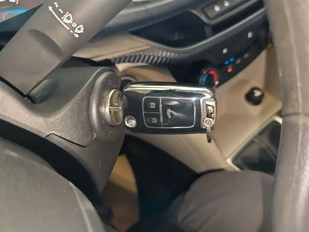 Buick Excelle 2017 15N Manual Elite фото 9