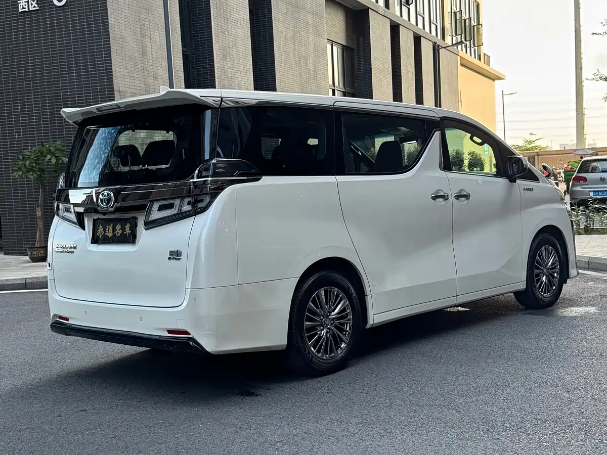 Toyota Vellfire 2020 Twin Engine 2.5L HV Premium Edition фото 4