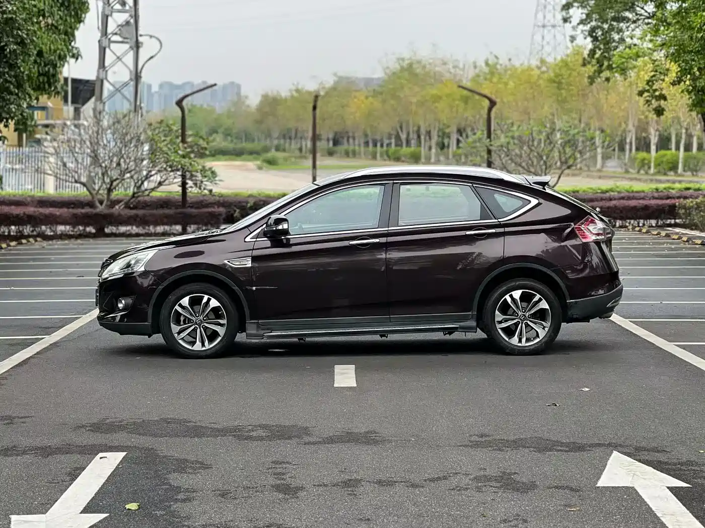 LUXGEN EXCELLENT 6 SUV