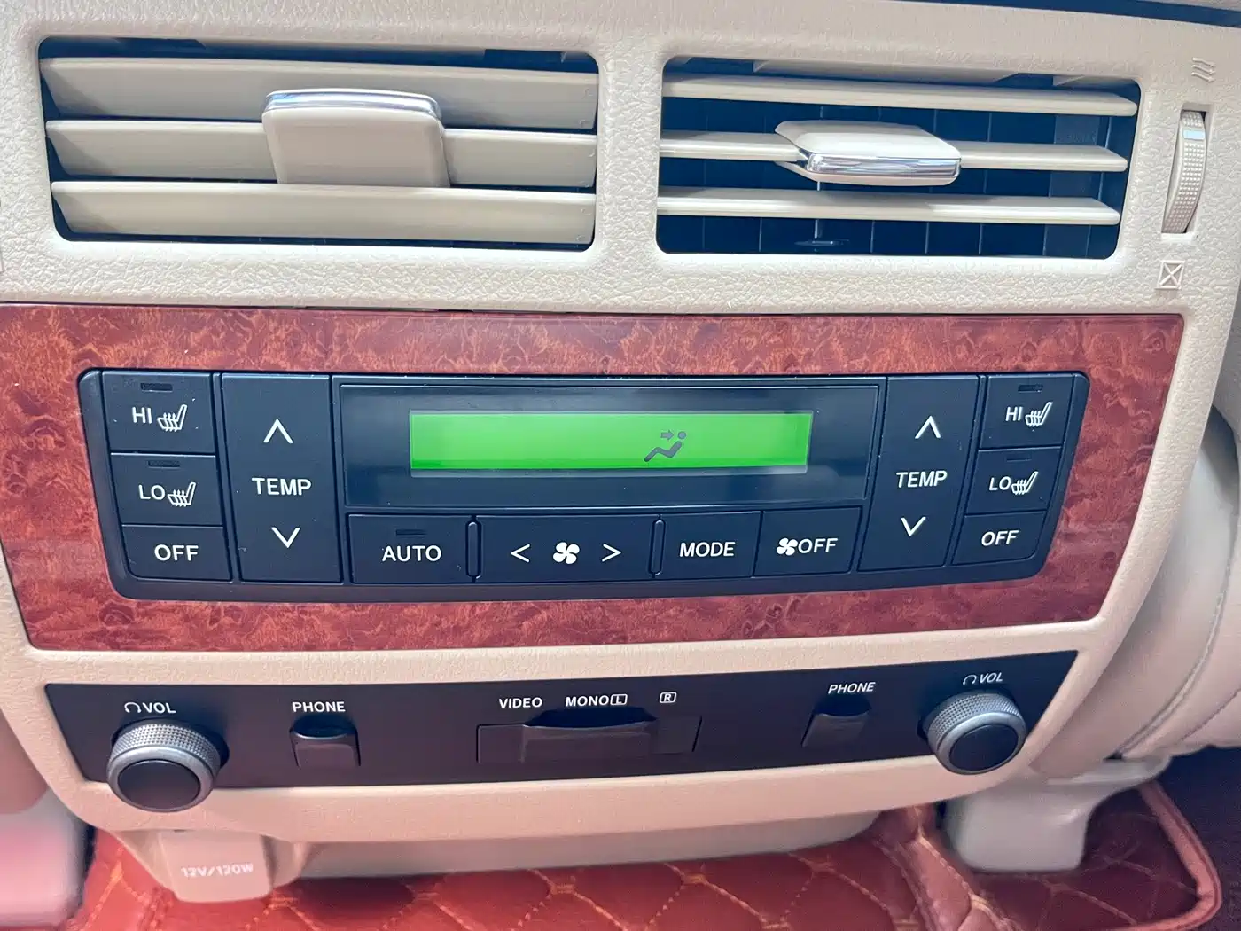 Toyota Land Cruiser 2013 2012 4.6L Automatic VX-R