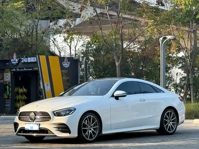 MERCEDES-BENZ E CLASS