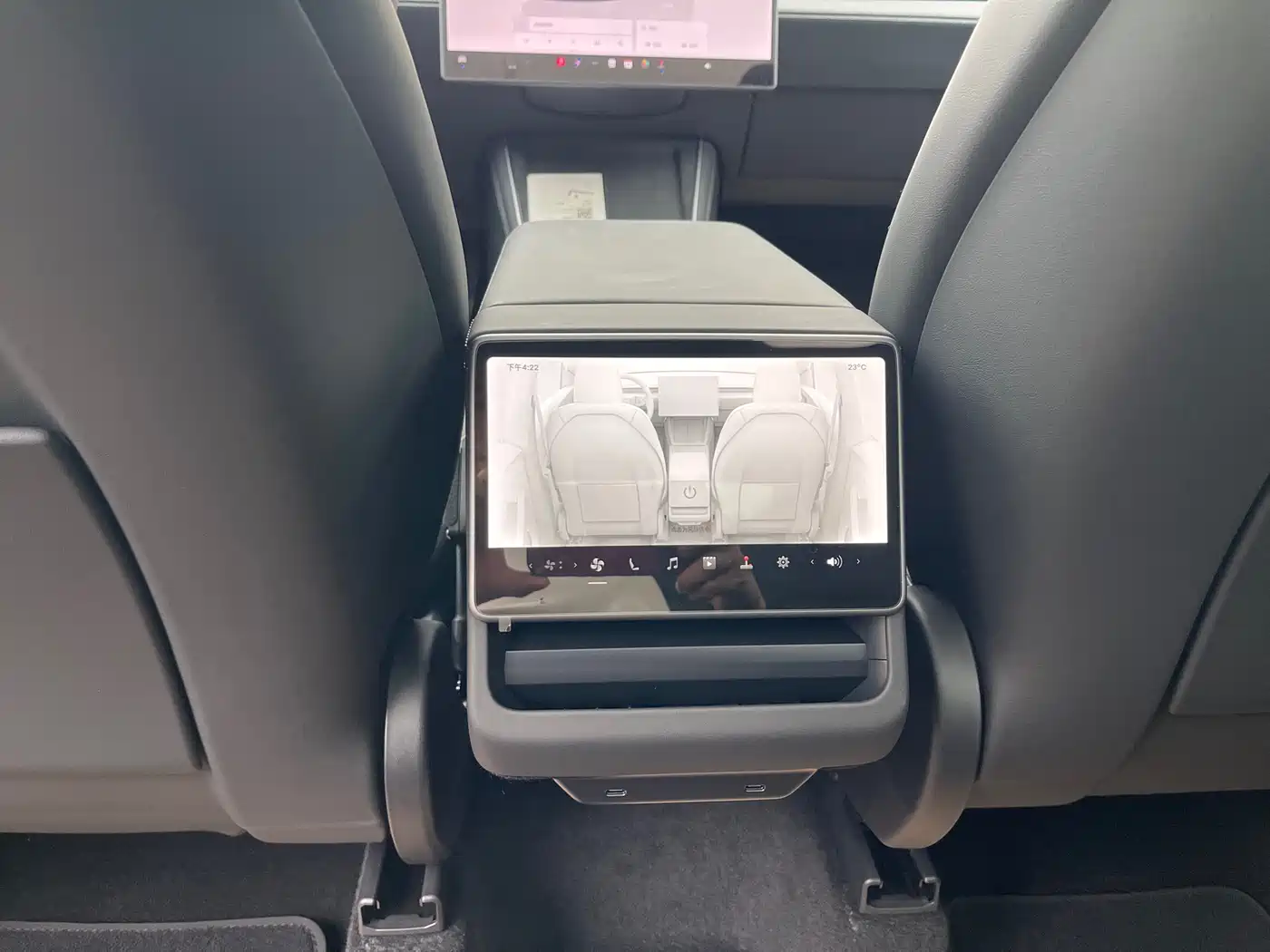 Tesla Model Y 2026 Long Range All-Wheel Drive фото 8