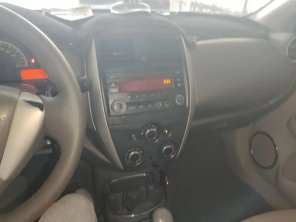 Nissan Sunny 2016 2015 1.5XE Manual Comfort