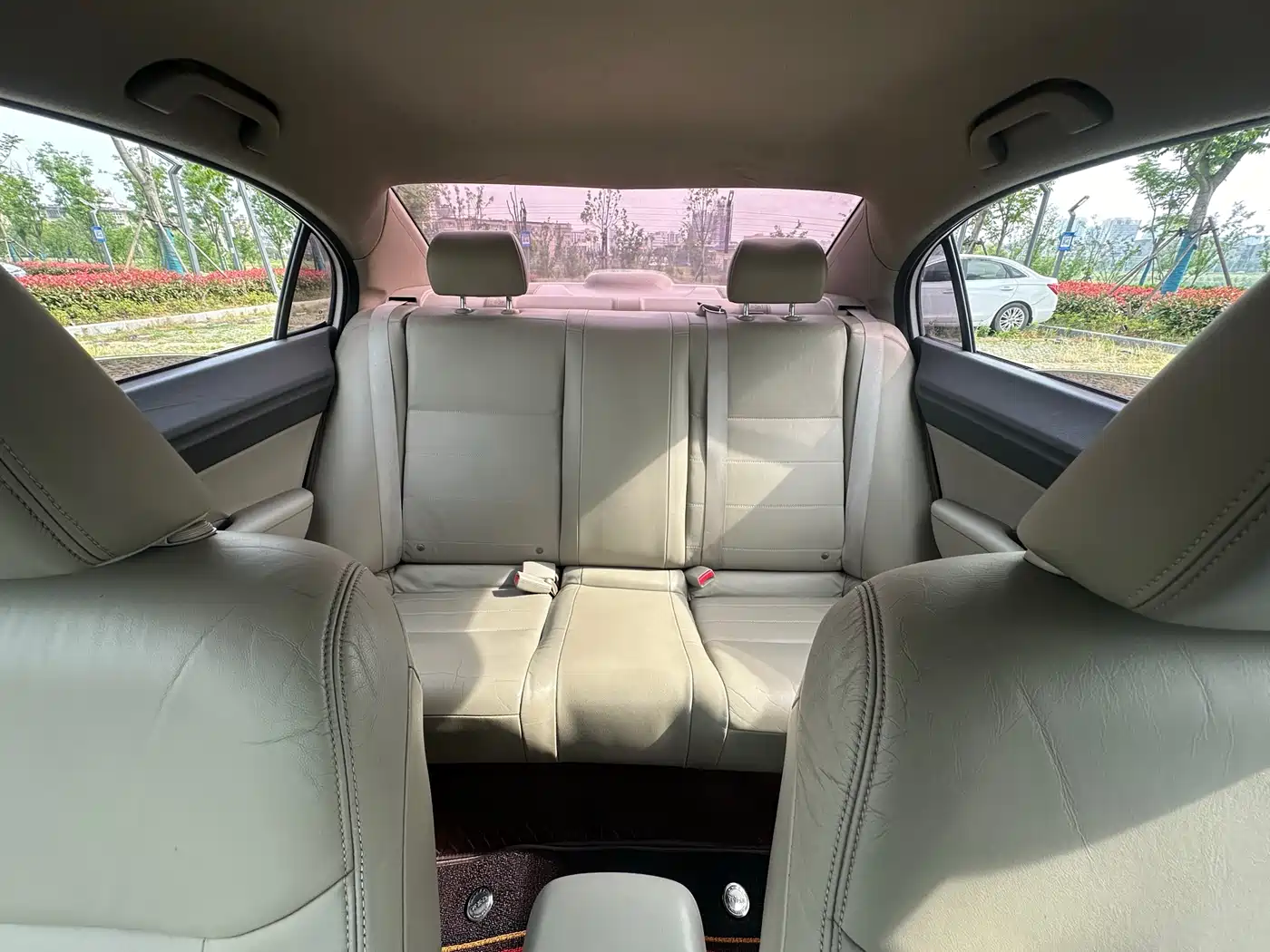 CIIMO CIIMO 2015 2015 1.8L Automatic Luxury Edition