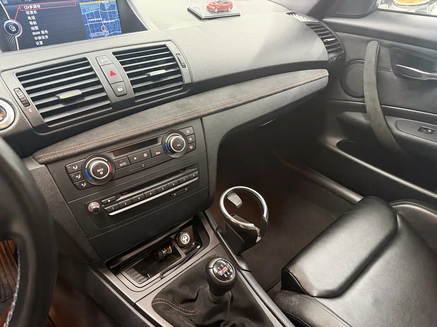 BMW 1 Series M 2011 1M Coupe фото 13