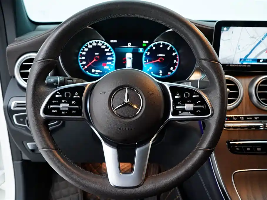 MERCEDES-BENZ GLC