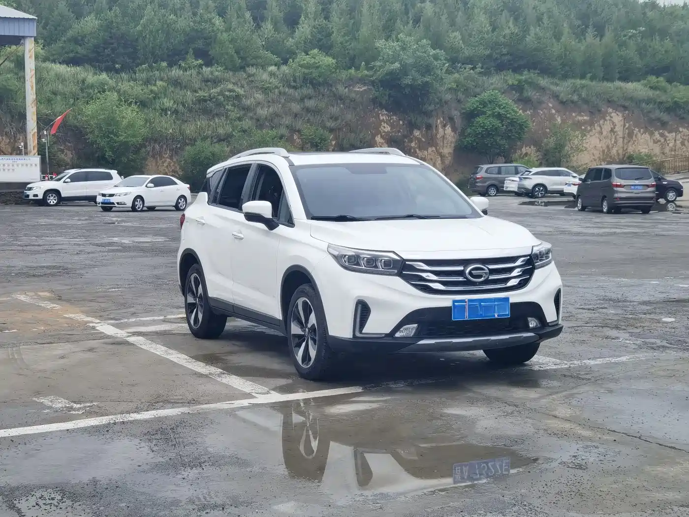 GAC Trumpchi Trumpchi GS4 2018 235T DCT 2WD Luxury Smart Connect Million Commemorative Edition фото 7