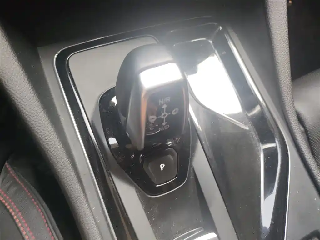 Lynk & Co 02 2018 1.5T DCT 2WD Power Pro Edition China V фото 14