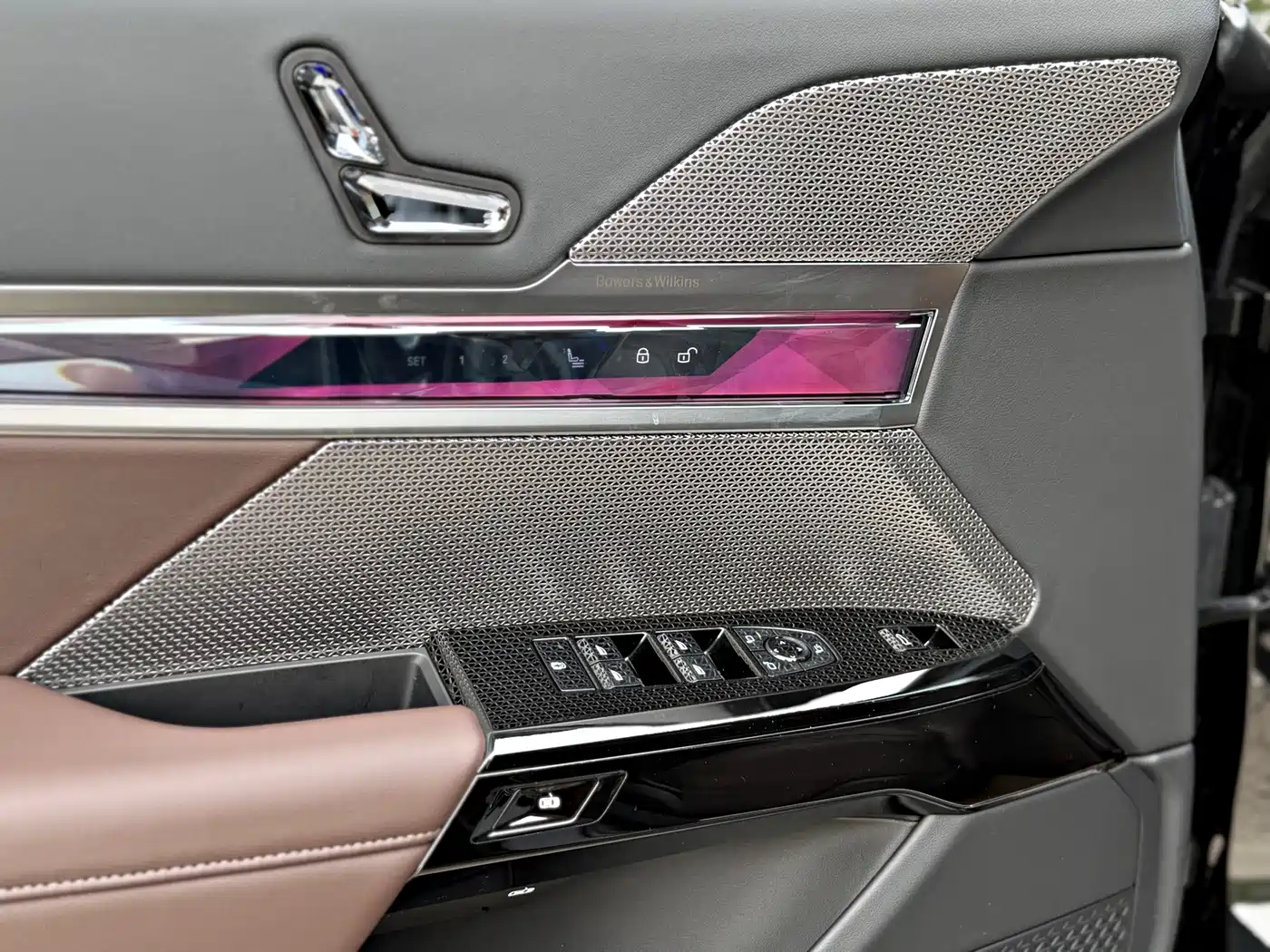 BMW 7 Series 2023 Model 740Li Leading M Sport Package фото 6