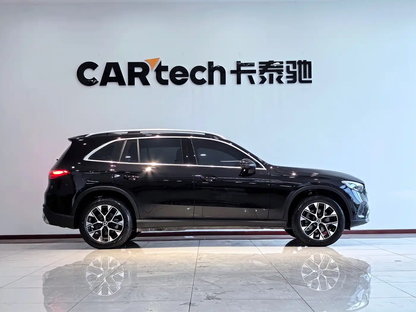 Mercedes-Benz GLC 2024 GLC 260 L 4MATIC Dynamic 5-seater фото 4