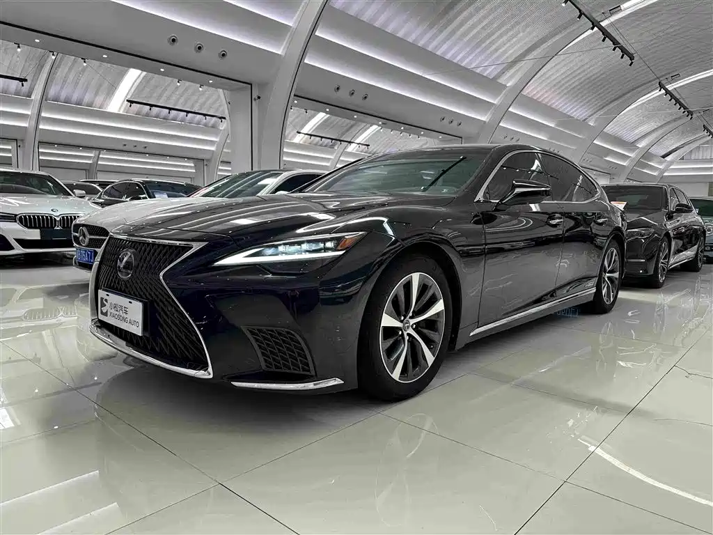 2022 Lexus LS
