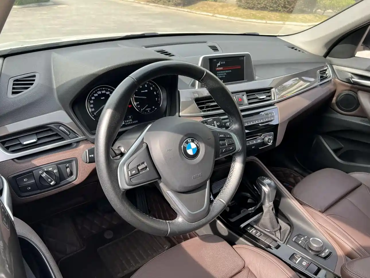 BMW X1 2019 sDrive18Li Premium Model фото 11