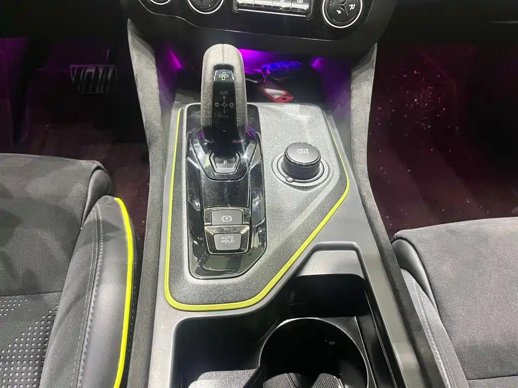 Lynk & Co 03 2022 03+ 2.0TD Auto Performance Package фото 14