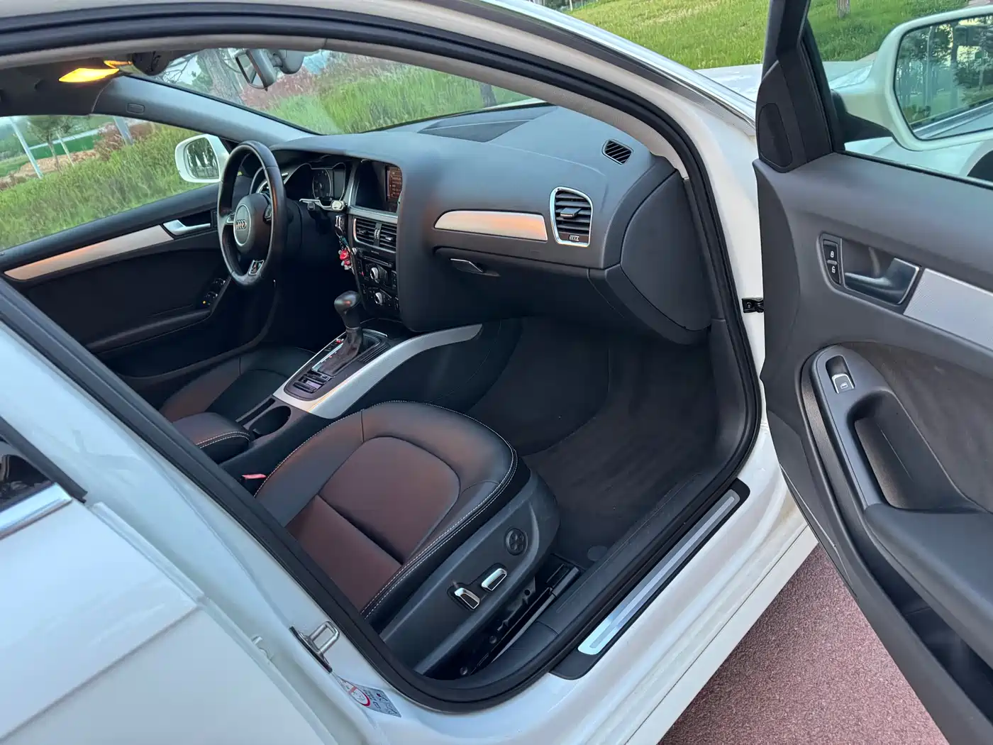 Audi A4L 2013 35 TFSI Automatic Comfort фото 14
