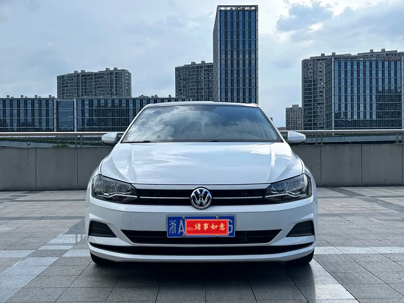 Volkswagen Polo 2019 Plus 1.5L Automatic Panorama Enjoyment Edition фото 2