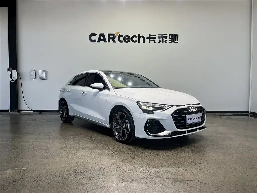 Audi A3 2025 Sportback 35TFSI Flying Premium фото 2