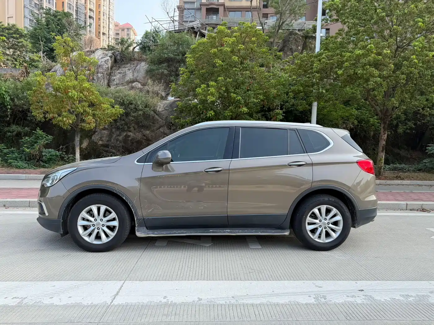 Photo 8 - Buick Envision Plus