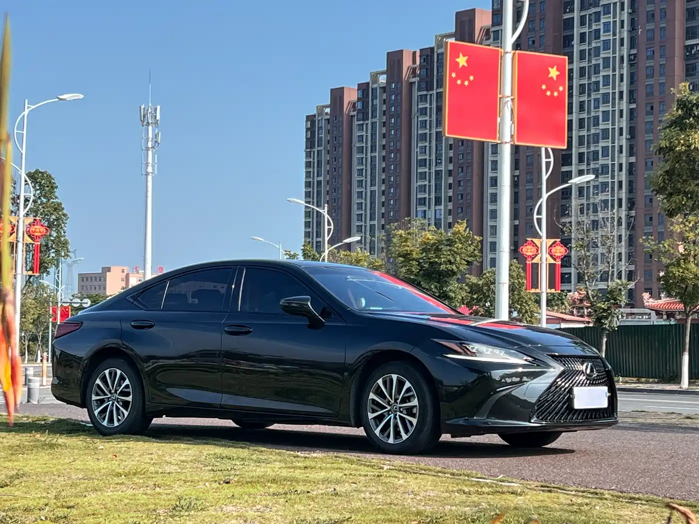 Lexus ES 2023 200 Excellence Edition фото 3