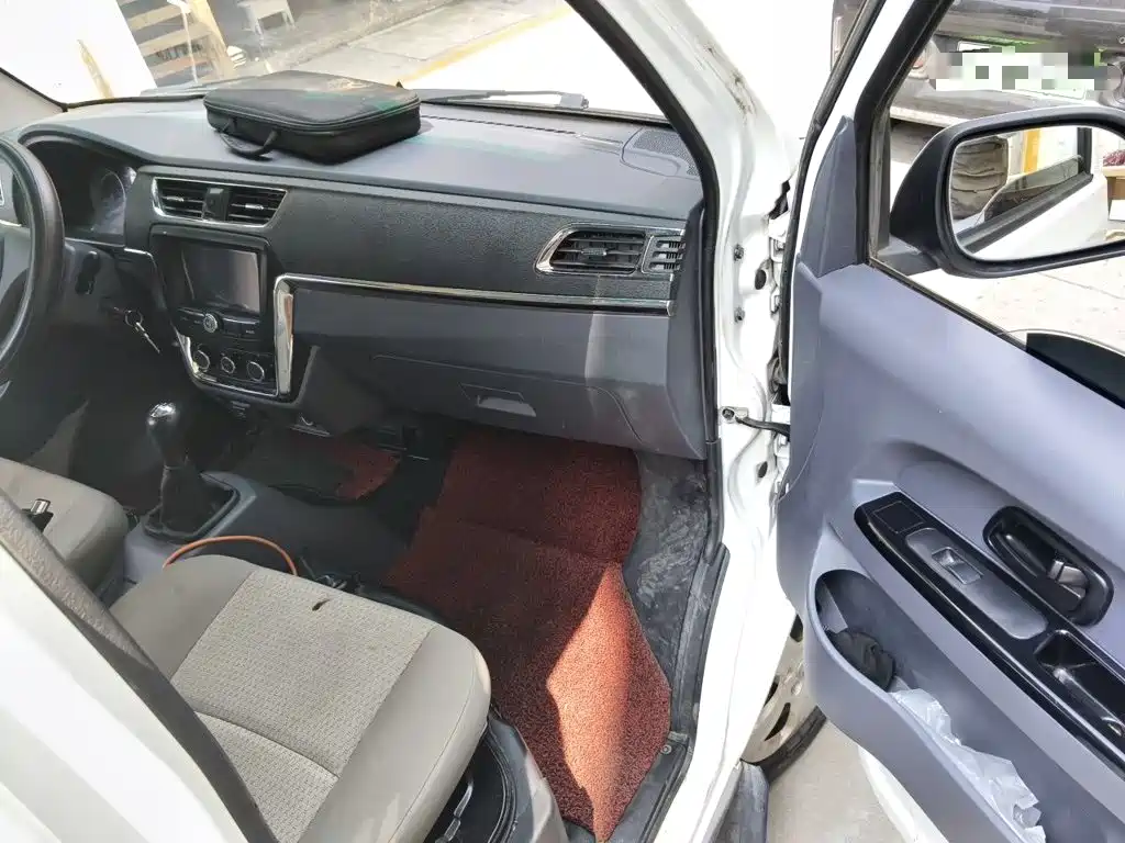 Jinbei Little Sea Lion X30 2023 2023 1.5L Business Van 2/5-seater AC Version SWC15M
