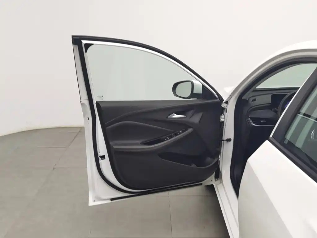 Фото 8 - Buick Verano
