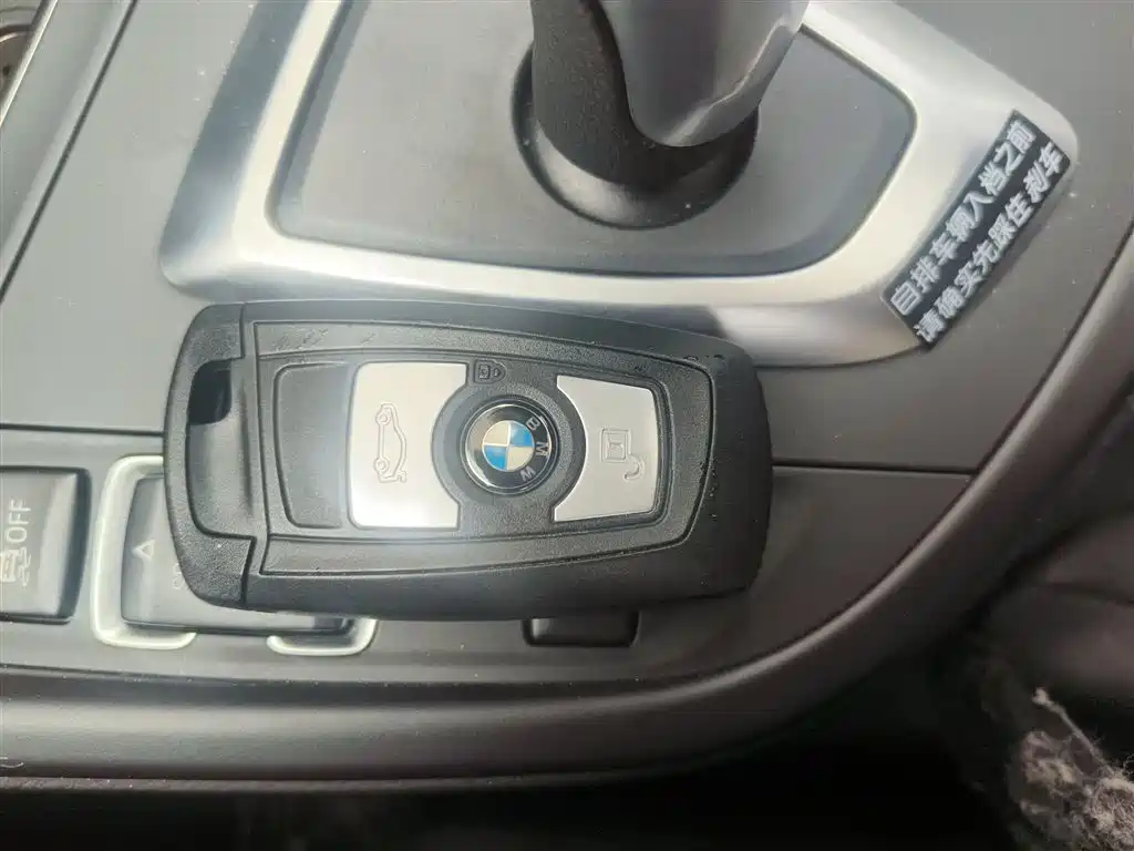BMW 3 Series 2016 320i Fashion Model фото 17