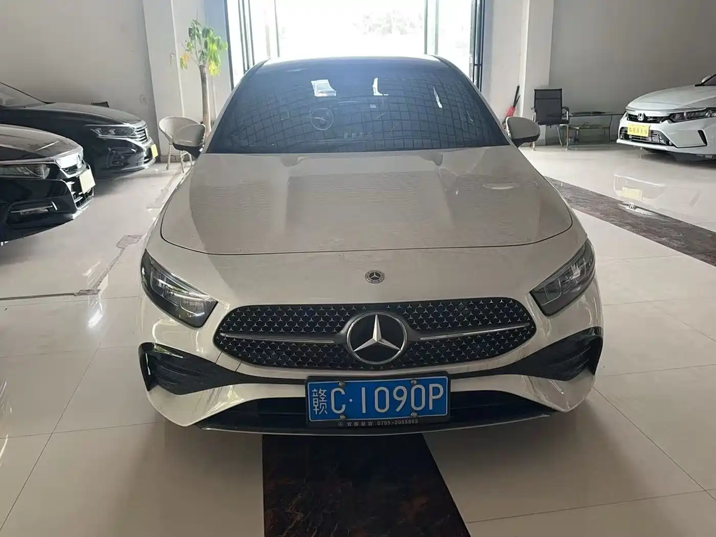 Mercedes-Benz A-Class 2023 A 180 L фото 2