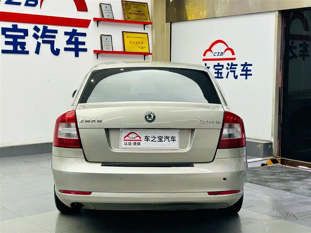 Škoda Octavia 2012 1.6L Auto Yijun Edition фото 6