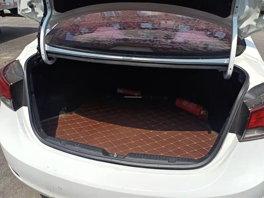 Hyundai Langdong 2016 1.6L Automatic Smart Edition фото 4