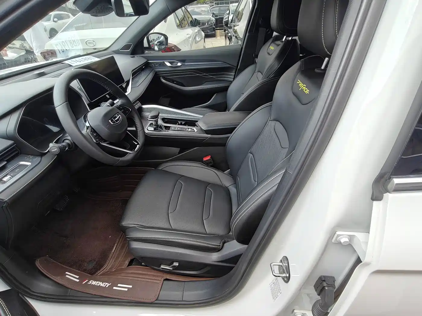 Фото 4 - Geely Preface