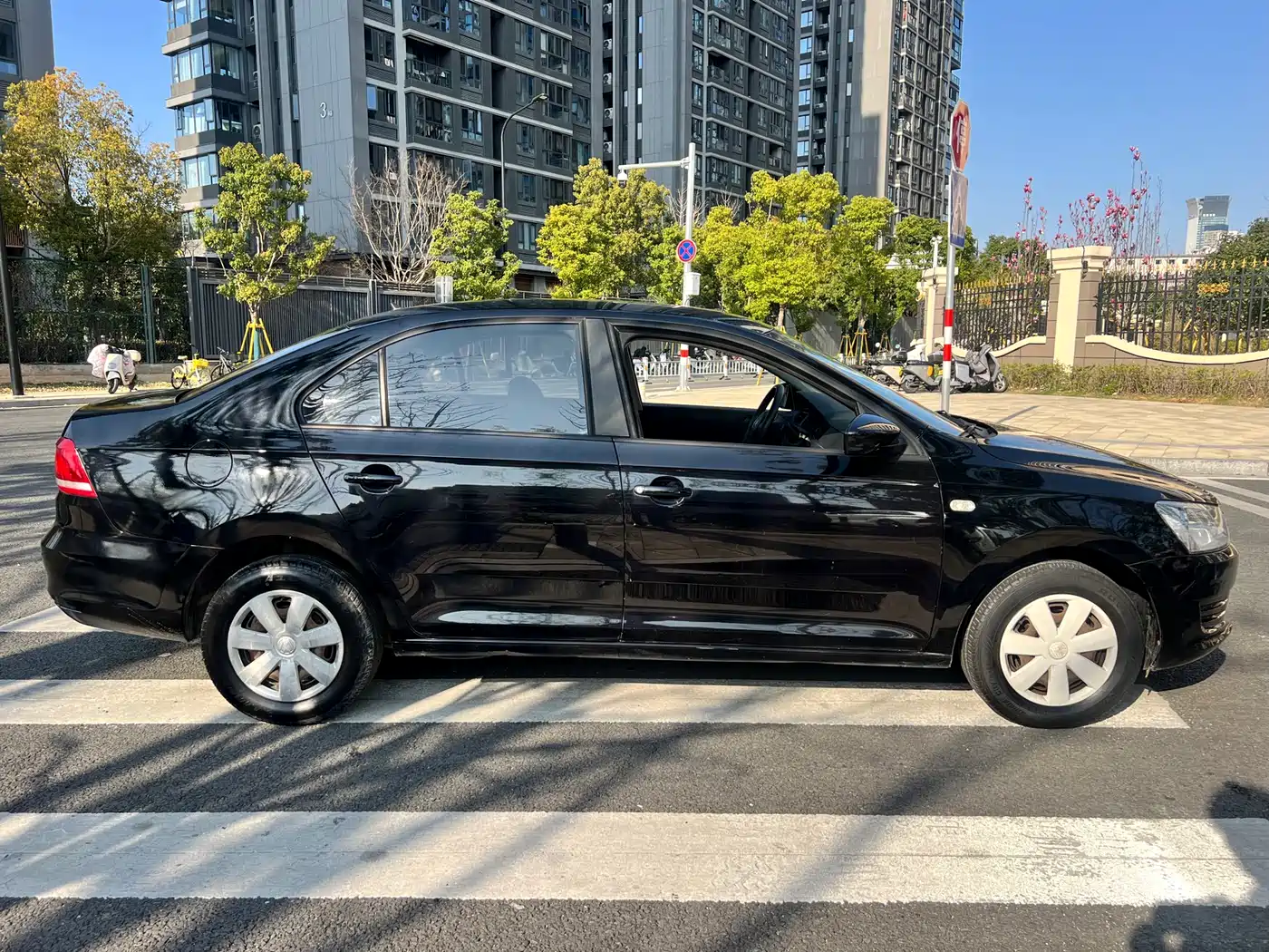 Volkswagen Santana 2013 1.6L Manual Trend Edition фото 4