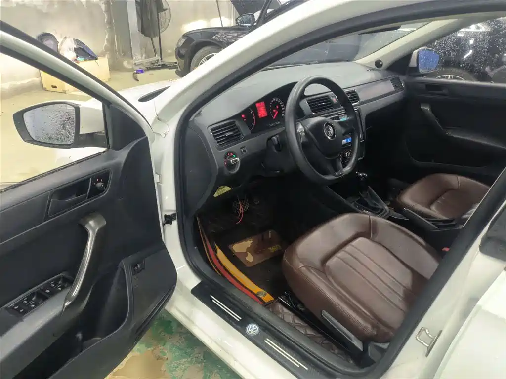 Volkswagen Santana 2016 1.6L Automatic Trend Edition фото 16