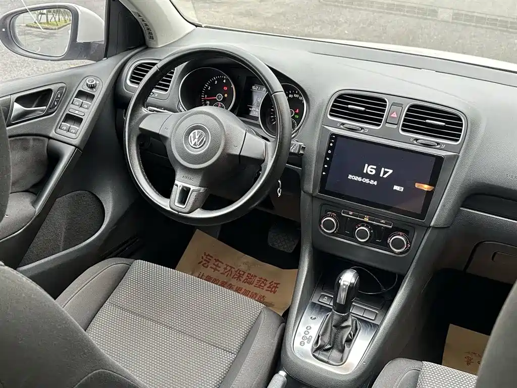 Volkswagen Golf 2012 1.6 Automatic Comfort Type фото 12