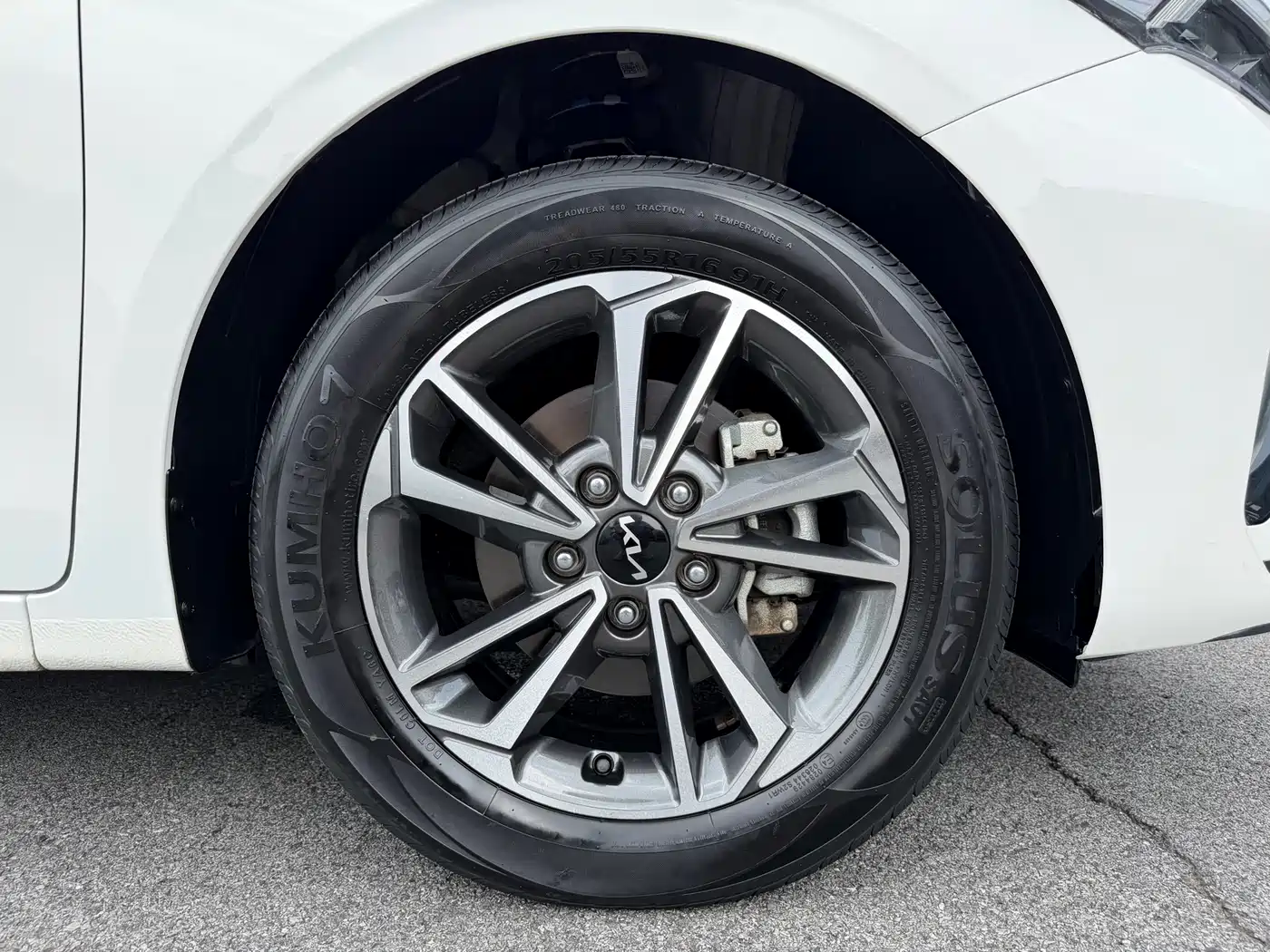 Kia K3 2023 Model 1.5L CVT Luxury Edition фото 27