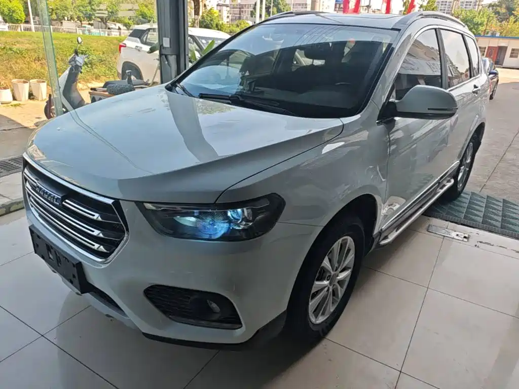 Photo 2 - Haval H6