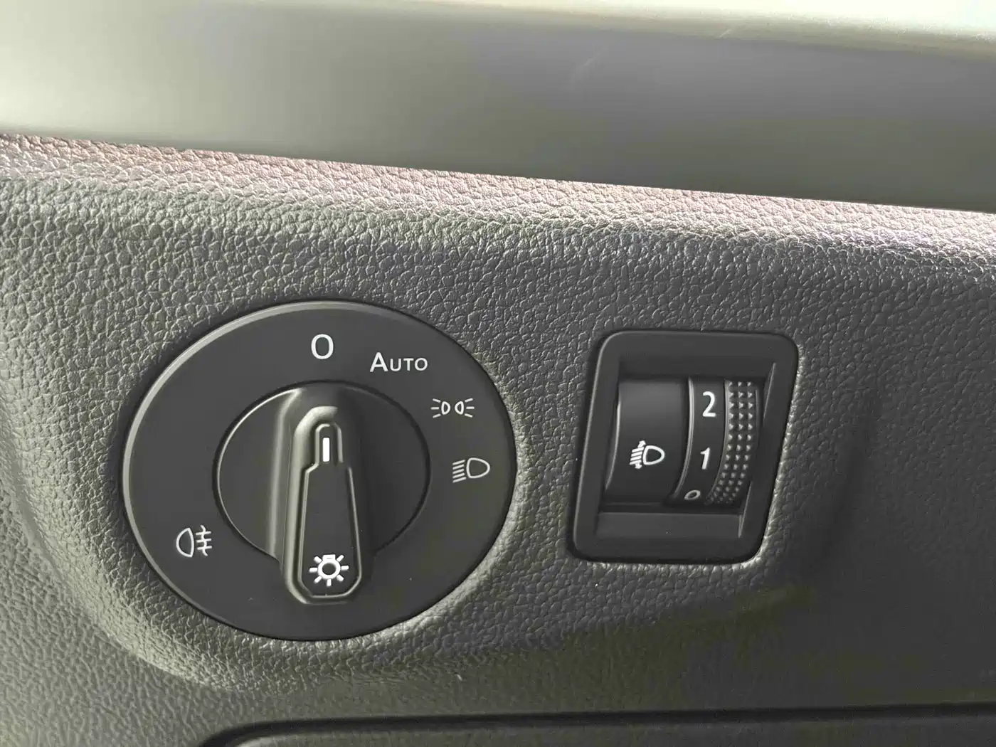 Volkswagen Lavida 2023 1.5L Automatic Starlight 5 Million Edition фото 25