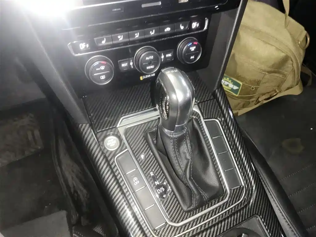Volkswagen Magotan 2018 330TSI DSG Luxury фото 7