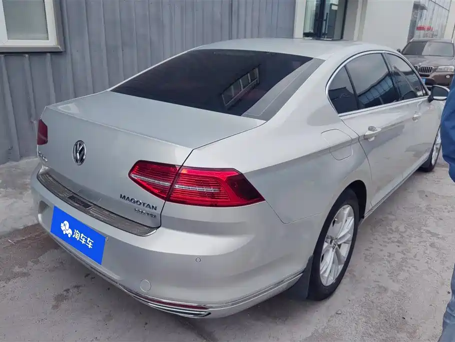 Volkswagen Magotan 2018 330TSI DSG Luxury фото 3