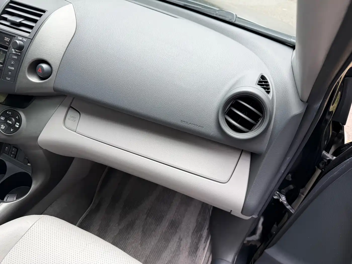 Toyota RAV4 Rongfang 2010 Model 2.0L Manual Luxury Upgrade Edition фото 20