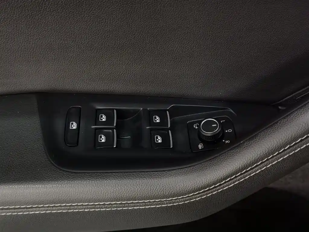 Volkswagen Magotan GTE Plug-in Hybrid 2022 GTE Luxury фото 9