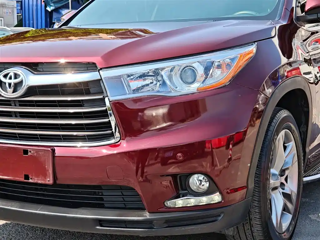 TOYOTA HIGHLANDER