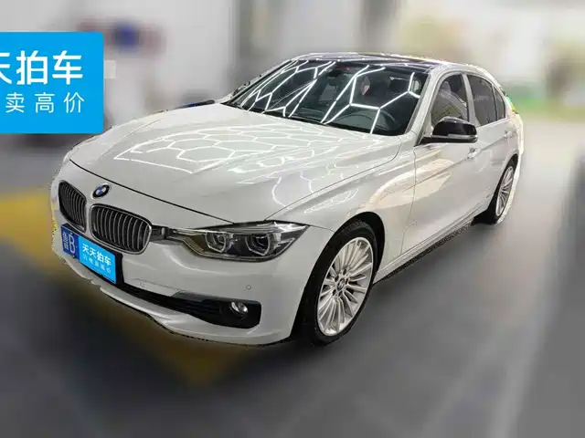 BMW 3 Series 2018 320Li Fashion Style — фото 1